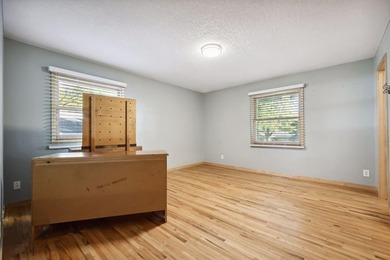 Beautiful 4 Bedroom, 3 Bathroom home located in the heart of - photo 26