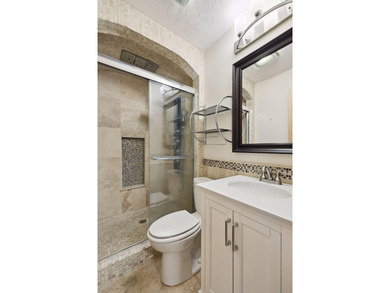 Beautiful 4 Bedroom, 3 Bathroom home located in the heart of - photo 28