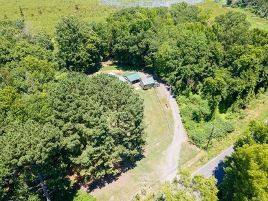 Enjoy lakefront living with this 3 bedroom, 2 bath home, sitting - photo 29
