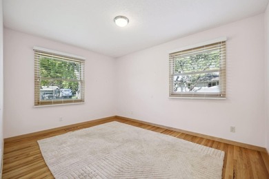 Beautiful 4 Bedroom, 3 Bathroom home located in the heart of - photo 29