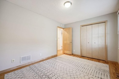 Beautiful 4 Bedroom, 3 Bathroom home located in the heart of - photo 32