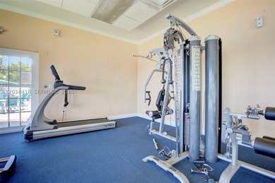 Bright and spacious 3 Bed/ 2.5 bath townhome. Tastefully - photo 33