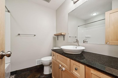 Beautiful 4 Bedroom, 3 Bathroom home located in the heart of - photo 33