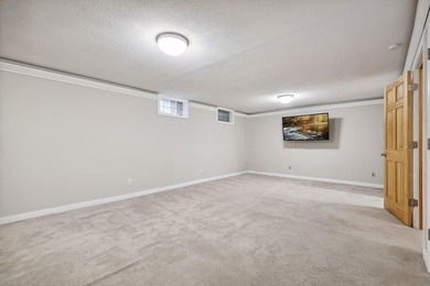 Beautiful 4 Bedroom, 3 Bathroom home located in the heart of - photo 36