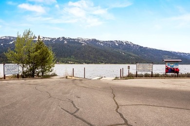 WELL MAINTAINED LOG HOME CLOSE TO LAKE! Two forested lots - photo 38