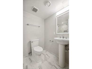 Beautiful 4 Bedroom, 3 Bathroom home located in the heart of - photo 41