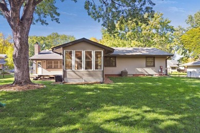 Beautiful 4 Bedroom, 3 Bathroom home located in the heart of - photo 44