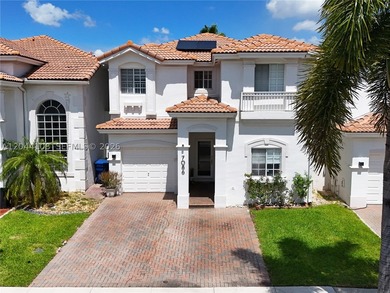 Renovated 3 bed, 3 bath two-story home in the gated community of - photo 1