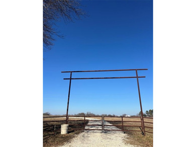 Lake Texoma Home For Sale in Sadler Texas