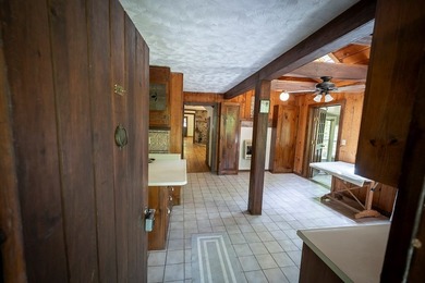 Beautifully kept 2 bed/ 2 1/2 bath mountain home oasis with an - photo 6