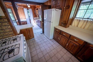 Beautifully kept 2 bed/ 2 1/2 bath mountain home oasis with an - photo 8