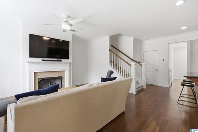 Phenomenal townhome in Inverness Cove that is move-in ready! - photo 5