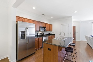 Phenomenal townhome in Inverness Cove that is move-in ready! - photo 7
