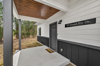 The perfect blend of mountain and modern features! This newer 3 - photo 2