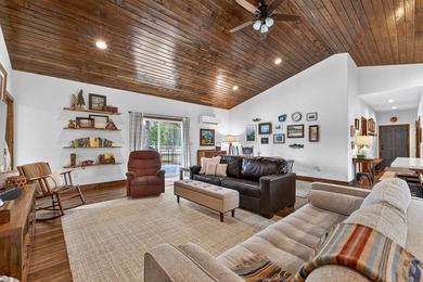 The perfect blend of mountain and modern features! This newer 3 - photo 4