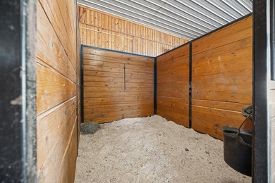 Welcome to an exceptional opportunity to own a well-appointed - photo 13