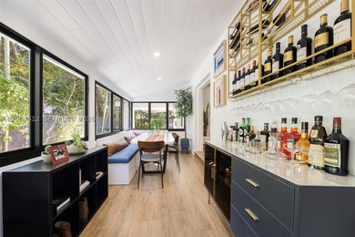 Discover the pinnacle of Tropical Modernism in this South - photo 13