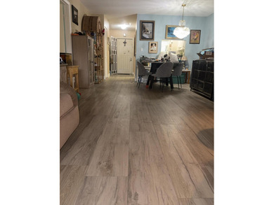 55 plus PRIME location, first floor with the view of an - photo 22