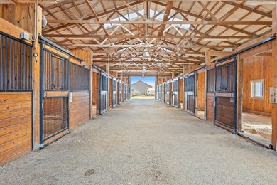 Welcome to an exceptional opportunity to own a well-appointed - photo 23