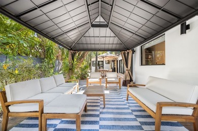 Discover the pinnacle of Tropical Modernism in this South - photo 27