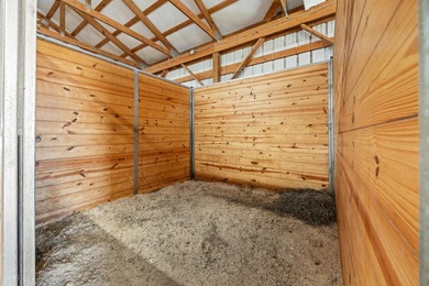 Welcome to an exceptional opportunity to own a well-appointed - photo 33