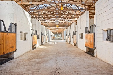 Welcome to an exceptional opportunity to own a well-appointed - photo 36