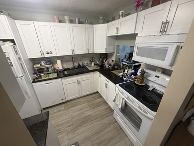 55 plus PRIME location, first floor with the view of an - photo 37