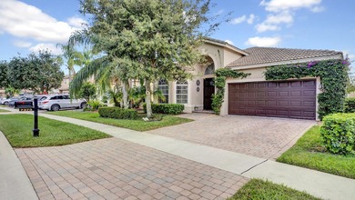 Welcome to this impeccably maintained single-story home - photo 2