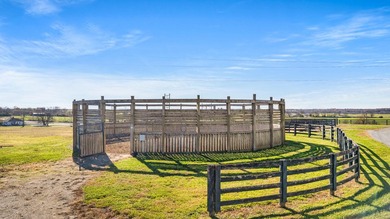 Welcome to an exceptional opportunity to own a well-appointed - photo 46