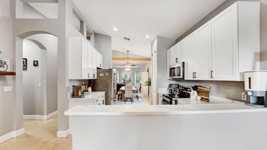 Welcome to this impeccably maintained single-story home - photo 9