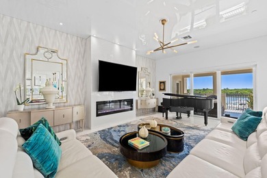 The pinnacle of waterfront luxury in this reimagined 4,000+ SF - photo 4