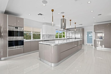 The pinnacle of waterfront luxury in this reimagined 4,000+ SF - photo 5