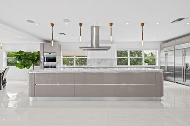 The pinnacle of waterfront luxury in this reimagined 4,000+ SF - photo 6