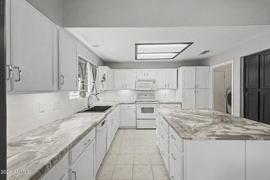 Welcome to the desirable gated Horseshoe Bay lake community!This - photo 10