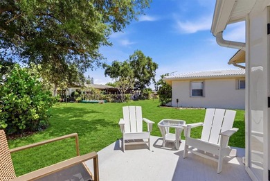 Virtually Staged. Move-in ready and extensively renovated, this - photo 2