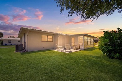 Virtually Staged. Move-in ready and extensively renovated, this - photo 4