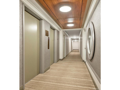 Welcome to this bright and spacious 2-bedroom, 2-bath residence - photo 4