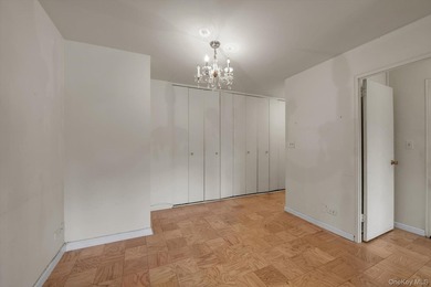 Welcome to this bright and spacious 2-bedroom, 2-bath residence - photo 5