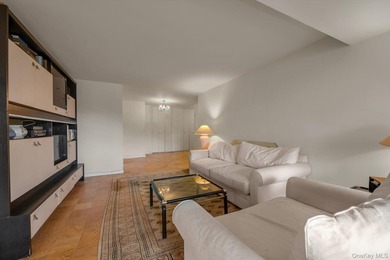 Welcome to this bright and spacious 2-bedroom, 2-bath residence - photo 7