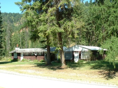Deep Lake Home For Sale in Colville Washington