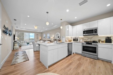 Experience premium Florida living at Sailfish Cove in this - photo 8