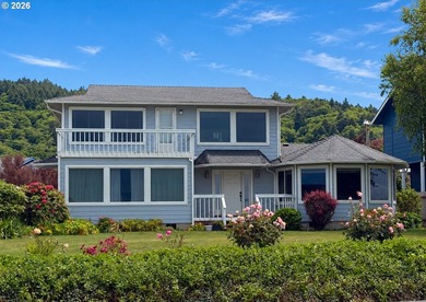 Welcome to this spacious and thoughtfully designed coastal home - photo 1