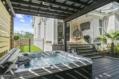 Beautiful Custom Built Home only 6 years old with Chef's Kitchen - photo 4
