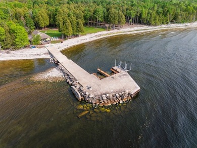 A very RARE property with 354' of waterfront, 225' long - photo 3