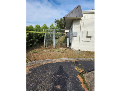 New roof installed in March 2025 and outside repainted - photo 23