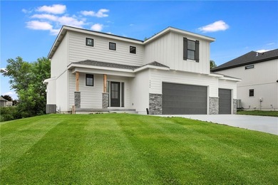 (private lake, pond, creek) Home For Sale in Lees Summit Missouri