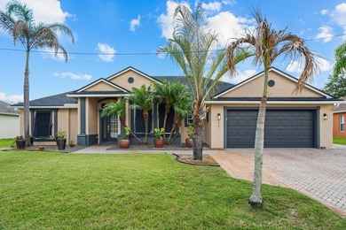Florida living shines in this beautifully maintained pool home - photo 2