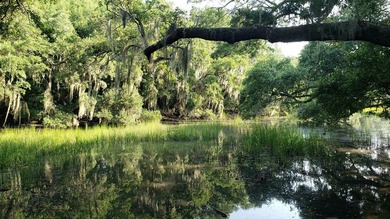 Welcome to 1759 Crystal Lake. Positioned along a scenic tidal - photo 44