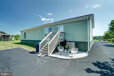 Enjoy beautiful lake-access living on the public side of Lake - photo 50