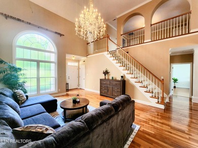 Step into this beautiful home with cathedral ceiling in the - photo 2